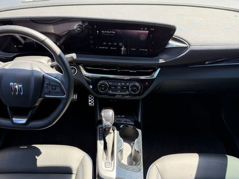 Used 2024 Buick Envista Sport Touring w/ Convenience I Package FWD image 11