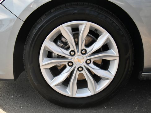 Used 2024 Chevrolet Malibu LT FWD image 12