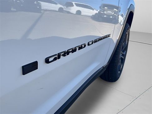 New 2025 Jeep Grand Cherokee L Limited image 26