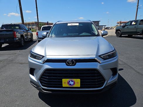 Certified 2026 Toyota Grand Highlander FWD image 8