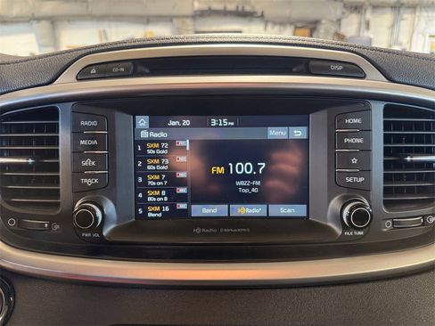 Used 2019 Kia Sorento EX image 17