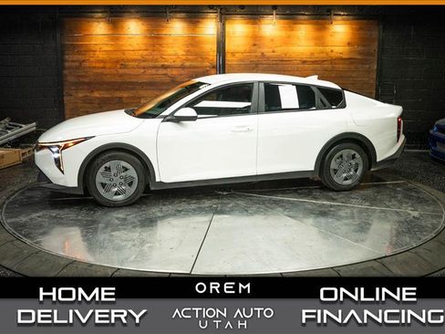 Used 2025 Kia K4 FWD image 1