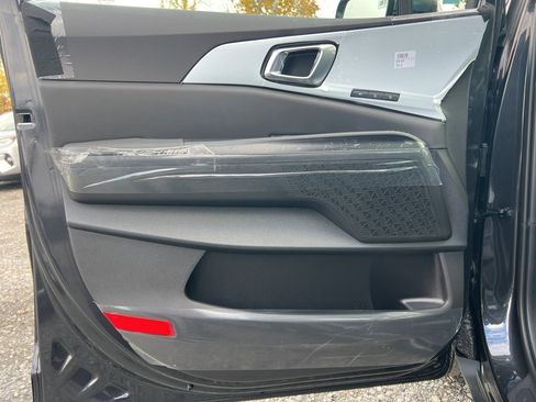 New 2026 Kia Carnival SX image 8