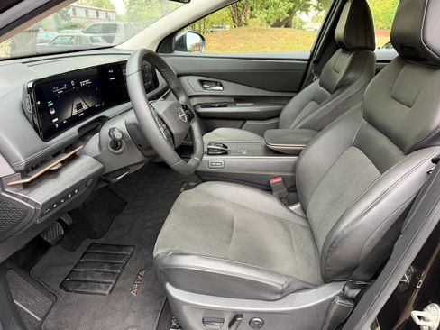 Used 2023 Nissan Ariya AWD image 15