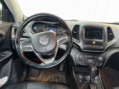 Used 2021 Jeep Cherokee Latitude Lux w/ Mopar Interior Package AWD/4WD image 15