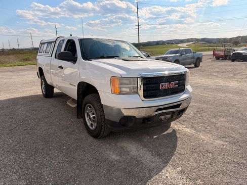 Used 2012 GMC Sierra 2500 W/T w/ Snow Plow Prep Package image 4