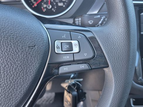 Used 2020 Volkswagen Tiguan S FWD image 29