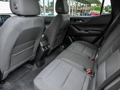 Used 2025 Chevrolet Equinox LT w/ Safety and Technology Package AWD/4WD image 18