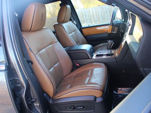 Used 2014 Lincoln Navigator 2WD w/ Equipment Group 101A image 41