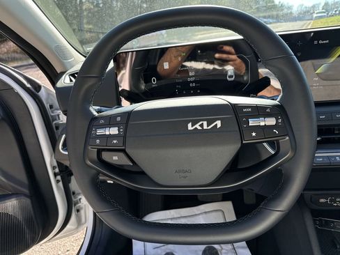 New 2025 Kia K4 EX image 11