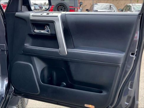 Used 2021 Toyota 4Runner SR5 Premium image 22