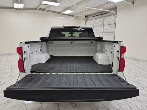 Certified 2021 Chevrolet Silverado 1500 Custom image 27