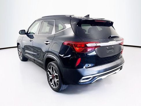 Certified 2023 Kia Seltos SX w/ SX Sunroof Package AWD/4WD image 7