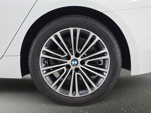 Used 2020 BMW 530i w/ Convenience Package RWD image 32