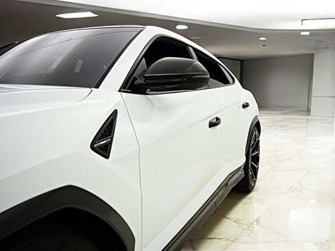 Used 2024 Lamborghini Urus Performante image 24