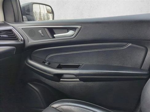 Certified 2018 Ford Edge Titanium w/ Technology Package image 22