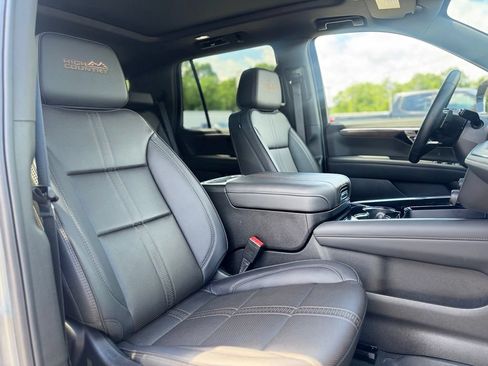 Used 2026 Chevrolet Tahoe High Country w/ Sun And Tow Package AWD/4WD image 12