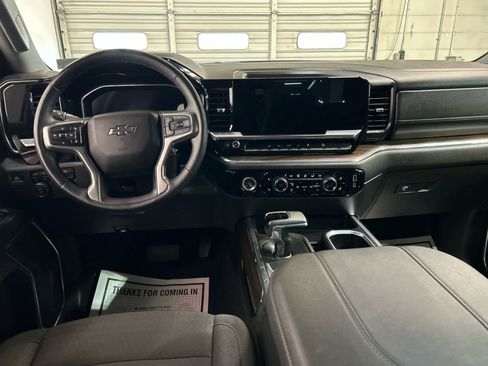 Used 2024 Chevrolet Silverado 1500 RST AWD/4WD image 4