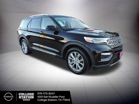 Used 2021 Ford Explorer Limited w/ Equipment Group 301A image 3