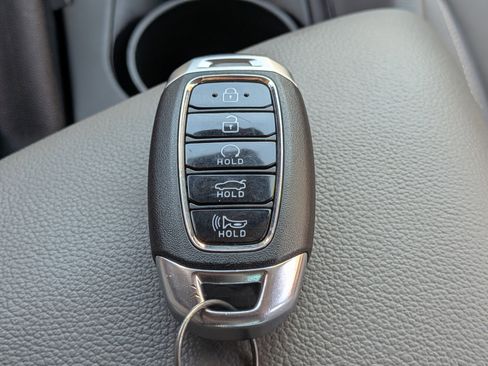 Used 2023 Hyundai Elantra SEL FWD image 31