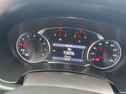 Used 2024 GMC Terrain SLT image 31