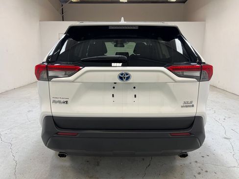 Used 2022 Toyota RAV4 XLE AWD/4WD image 10