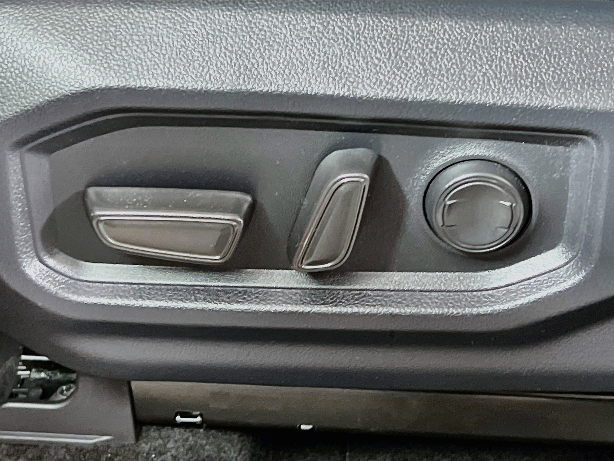 Used 2026 Toyota Tundra SR5 w/ SR5 Convenience Package RWD image 15