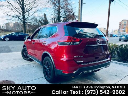 Used 2017 Nissan Rogue S image 7