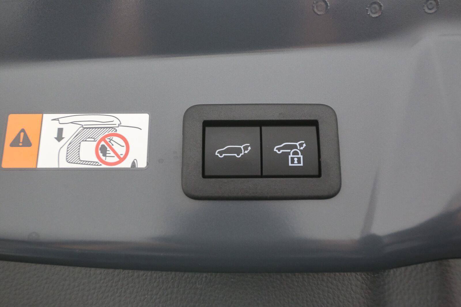 Used 2023 Toyota Prius Limited AWD/4WD image 13