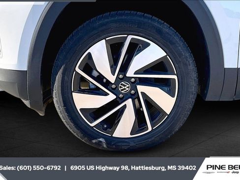 Used 2024 Volkswagen Atlas SE image 7