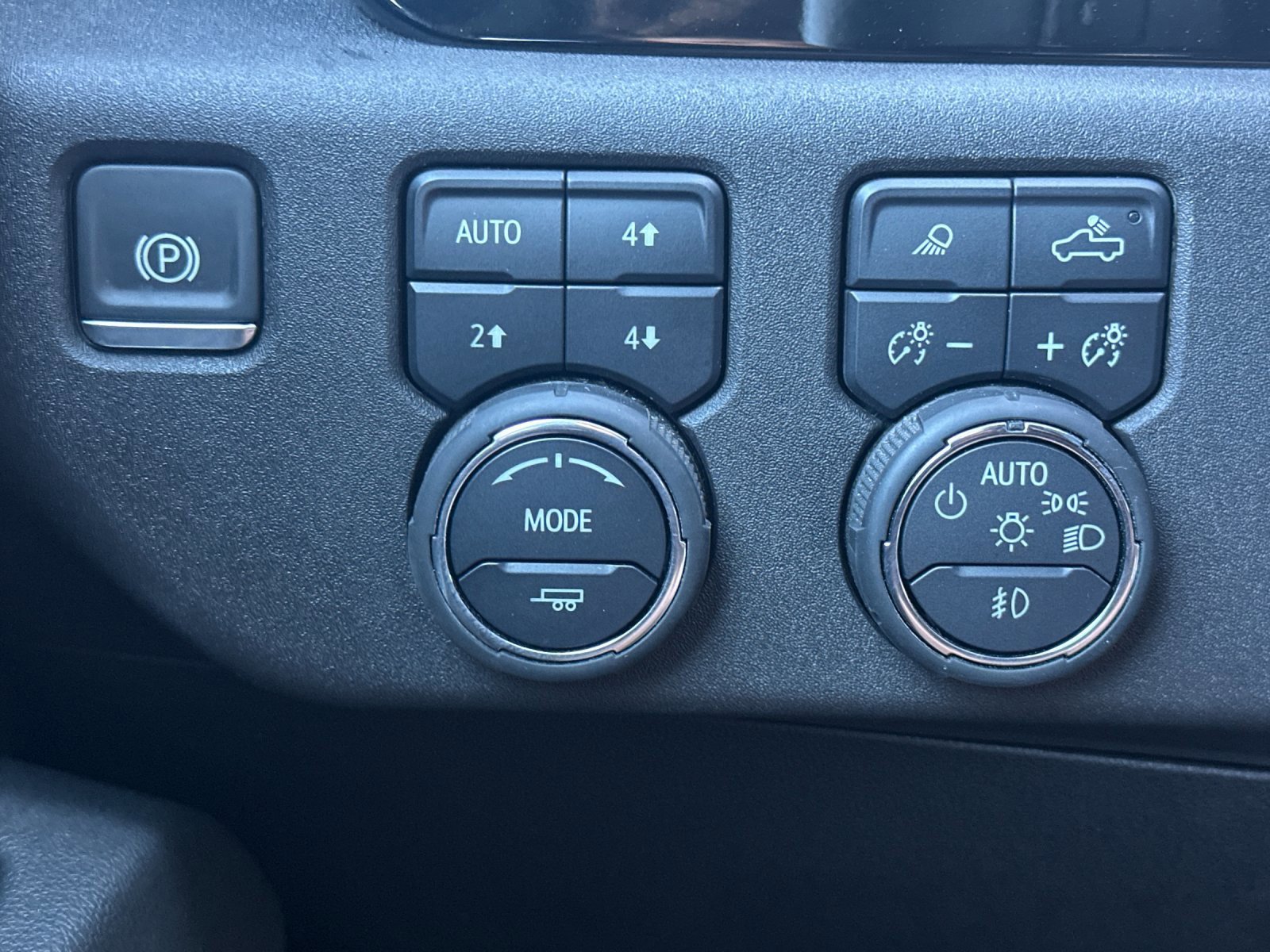 Used 2025 Chevrolet Silverado 1500 RST AWD/4WD image 30