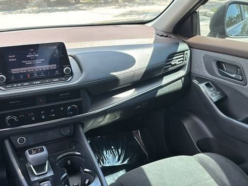 Used 2023 Nissan Rogue S image 14