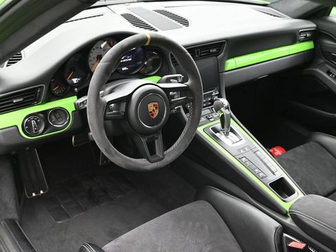 Used 2019 Porsche 911 GT3 RS w/ Light Design Package RWD image 4