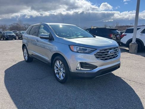 Certified 2024 Ford Edge Titanium image 3