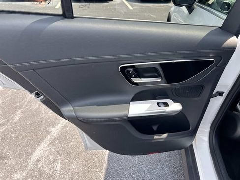 Used 2024 Mercedes-Benz GLC 300 4MATIC image 20
