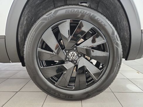 New 2026 Volkswagen Atlas Cross Sport SE AWD/4WD image 40