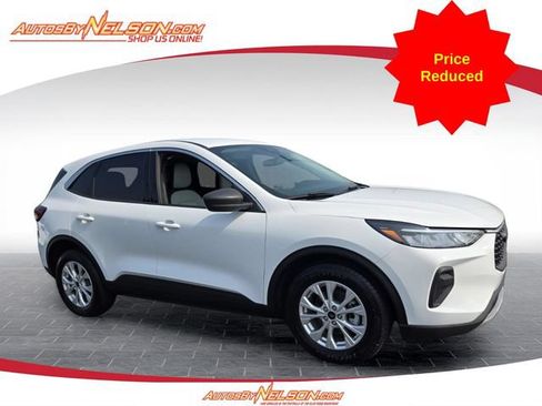 Used 2023 Ford Escape Active w/ Tech Pack #1 FWD image 1