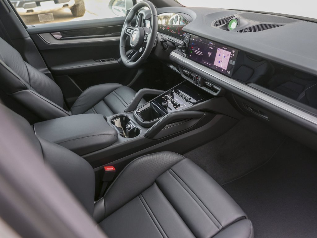 Certified 2026 Porsche Cayenne AWD/4WD image 37