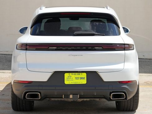 Used 2025 Porsche Cayenne w/ Premium Package Plus AWD/4WD image 57