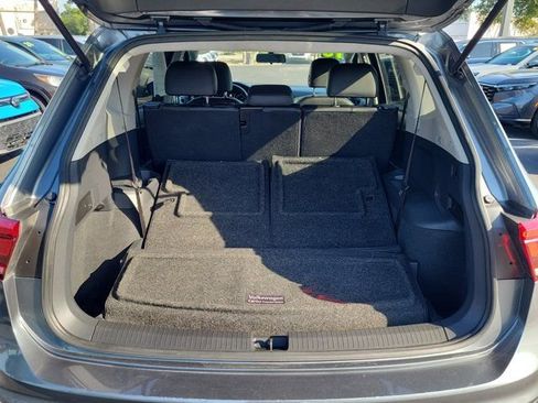 Used 2018 Volkswagen Tiguan SE FWD image 11