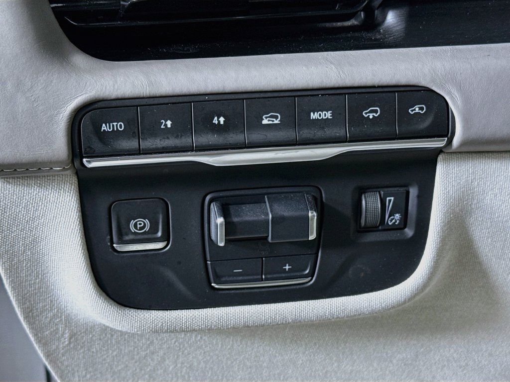 Used 2021 Cadillac Escalade Sport Platinum AWD/4WD image 10