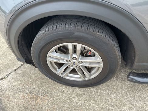 Used 2022 Ford Explorer XLT image 19