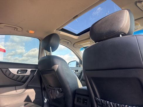 Used 2017 INFINITI QX70 2WD image 29