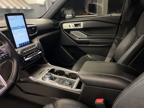 Used 2020 Ford Explorer ST w/ ST Street Pack image 28