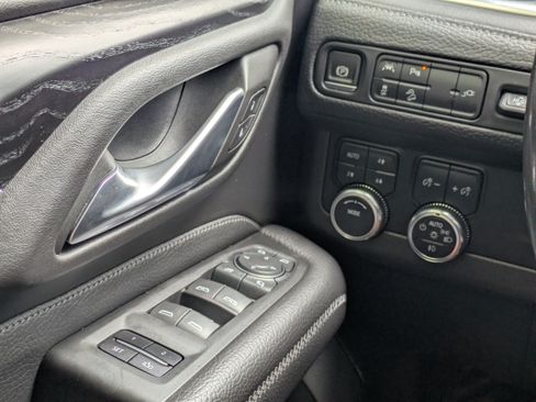 Used 2021 GMC Yukon XL Denali AWD/4WD image 28