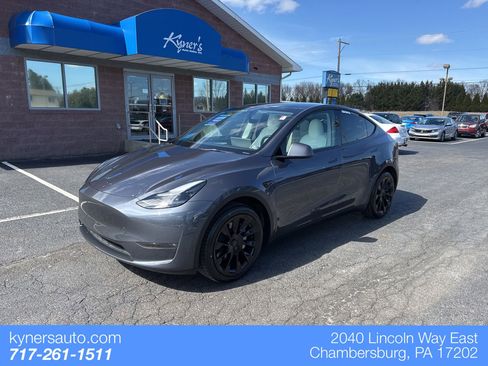 Used 2023 Tesla Model Y Long Range image 1