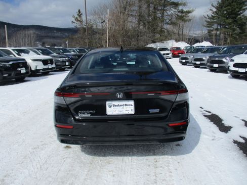 Used 2025 Honda Accord Touring image 6