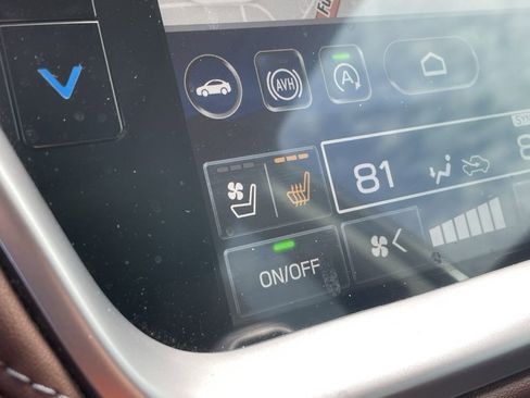 Used 2025 Subaru Outback Touring XT image 17