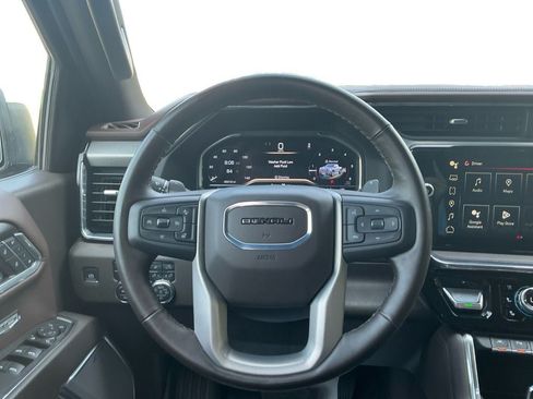 Used 2025 GMC Sierra 1500 Denali w/ Denali Reserve Package AWD/4WD image 12
