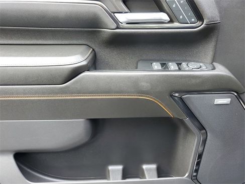 Used 2024 GMC Sierra 2500 AT4 w/ AT4 Premium Plus Package image 17